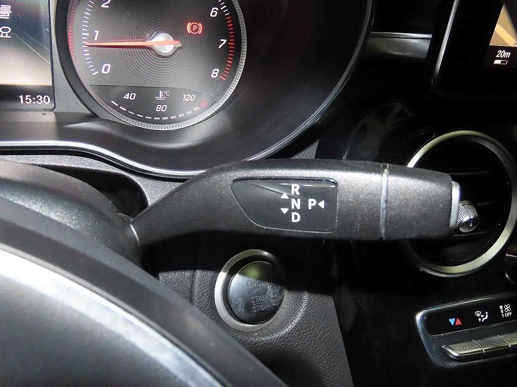 벤츠 C 클래스 C클래스 W205 C200 이미지 12