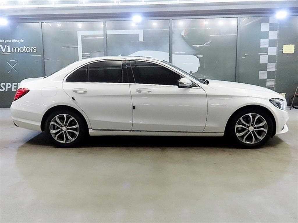 벤츠 C 클래스 C클래스 W205 C200 이미지 3