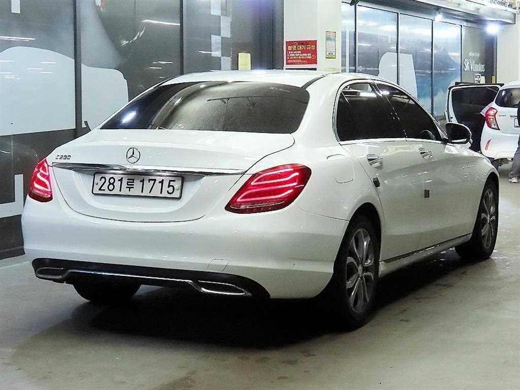 벤츠 C 클래스 C클래스 W205 C200 이미지 4