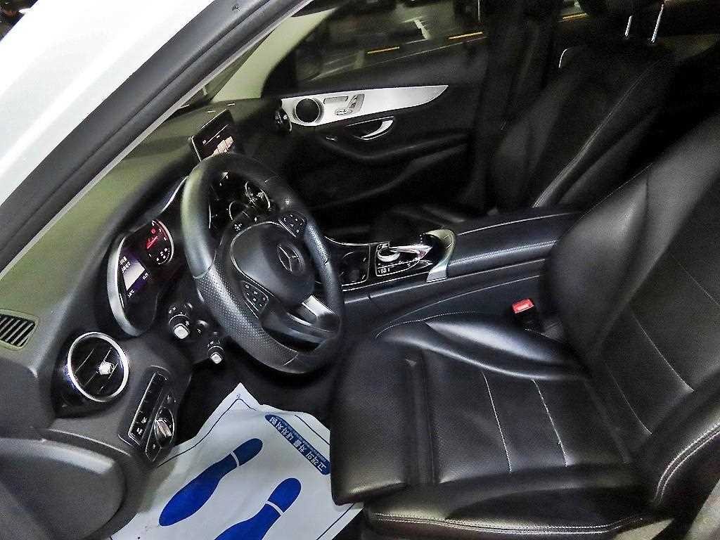 벤츠 C 클래스 C클래스 W205 C200 이미지 6