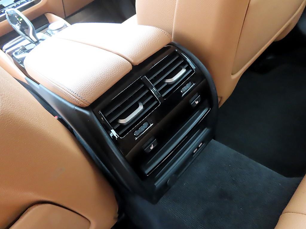BMW 5시리즈 5시리즈 (G30) 520i 럭셔리 이미지 16