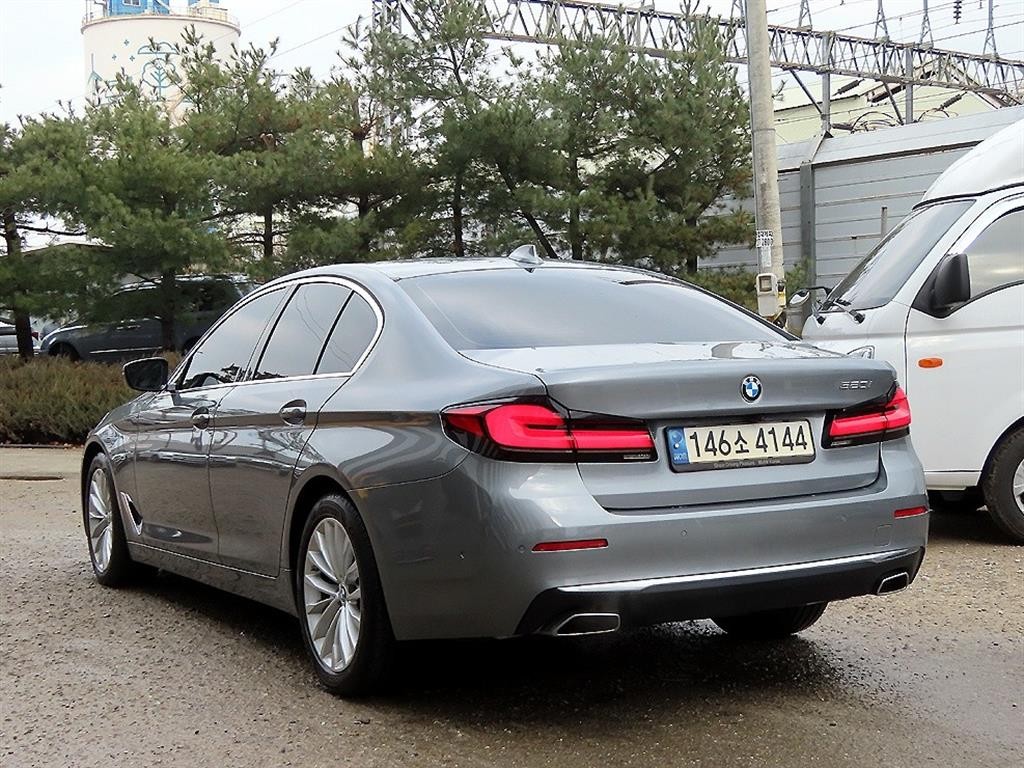 BMW 5시리즈 5시리즈 (G30) 520i 럭셔리 이미지 3