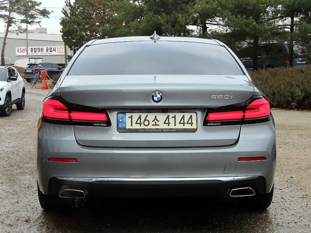 BMW 5시리즈 5시리즈 (G30) 520i 럭셔리 이미지 4