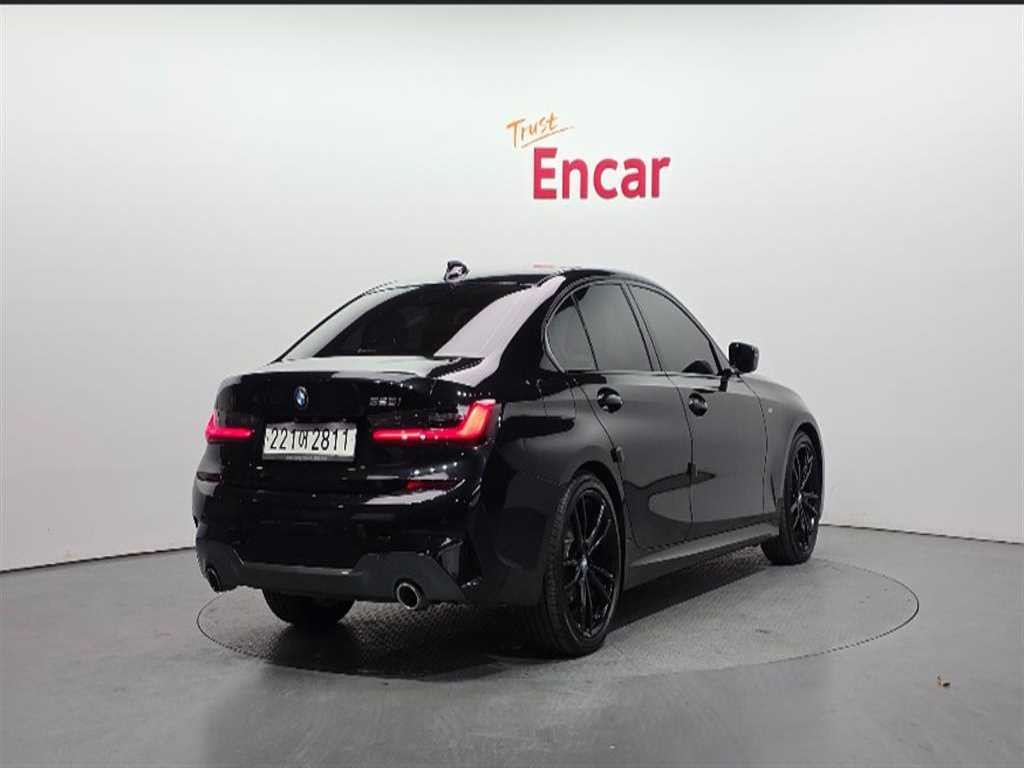 BMW 3시리즈 3시리즈 (G20) 320i M 스포츠 블랙수트 이미지 3