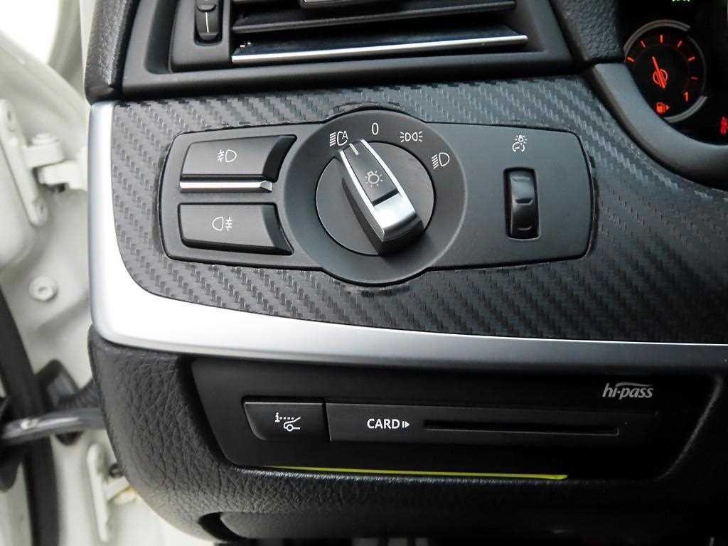 BMW 5시리즈 5시리즈 (F10) 520d 이미지 12