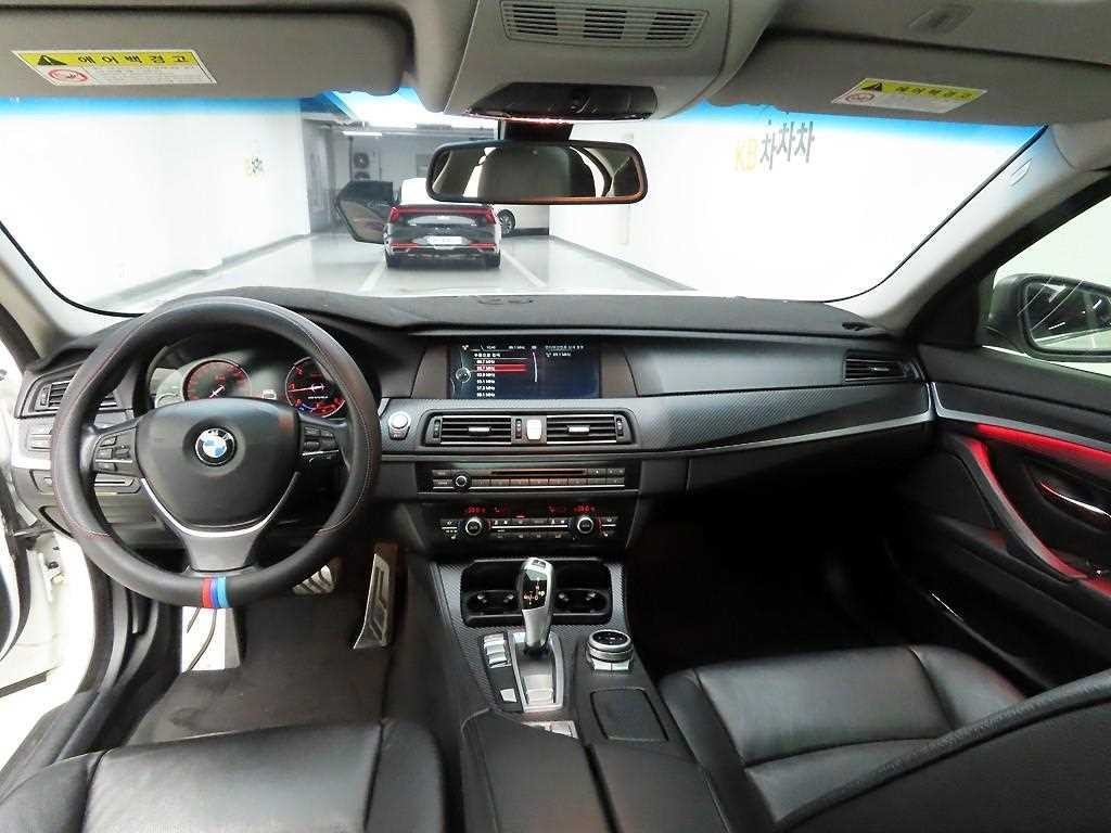 BMW 5시리즈 5시리즈 (F10) 520d 이미지 6
