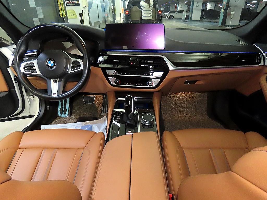 BMW 5시리즈 5시리즈 (G30) 520i M 스포츠 이미지 10