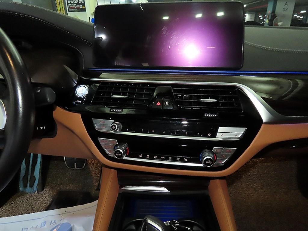 BMW 5시리즈 5시리즈 (G30) 520i M 스포츠 이미지 11