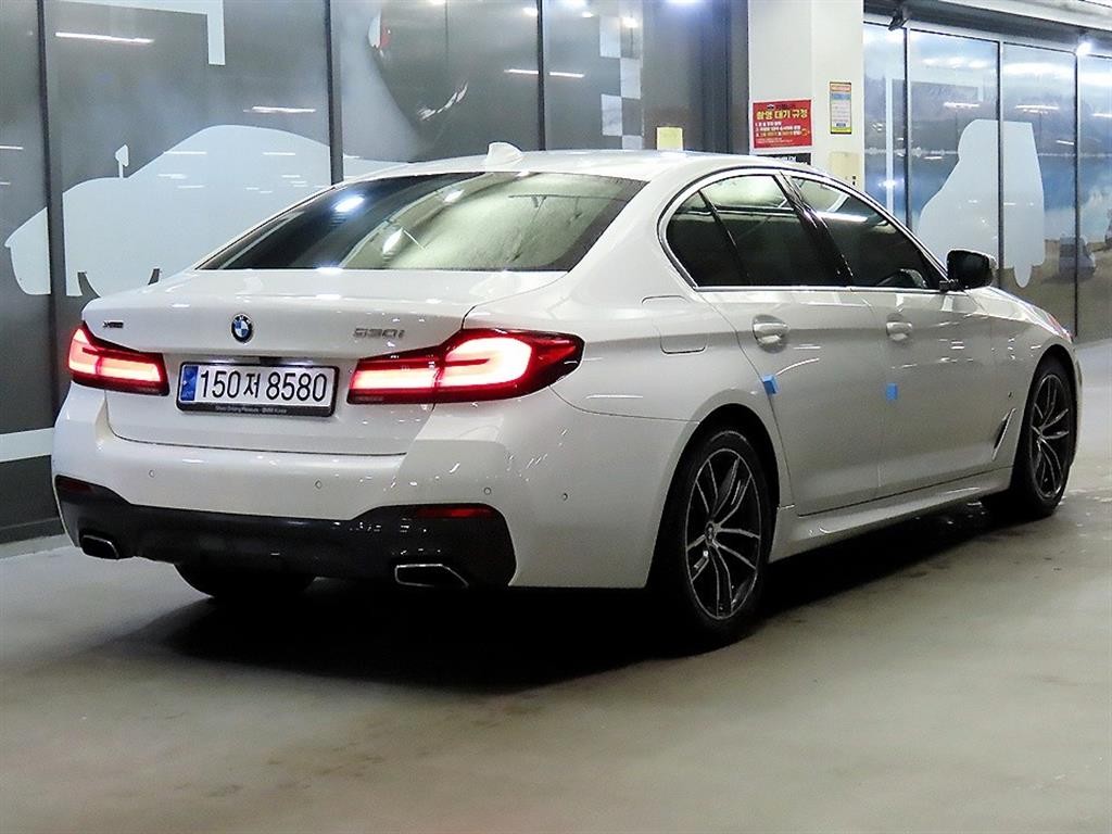 BMW 5시리즈 5시리즈 (G30) 520i M 스포츠 이미지 4