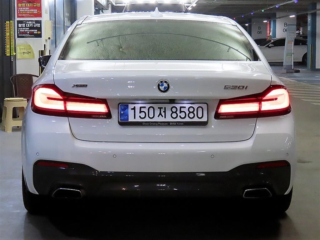 BMW 5시리즈 5시리즈 (G30) 520i M 스포츠 이미지 5