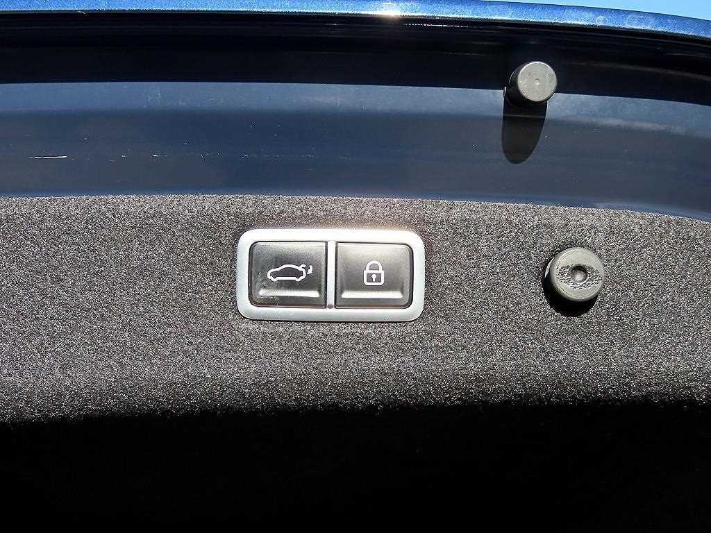 제네시스 G70 더 뉴 G70 가솔린 2.0T 4WD 기본형 이미지 17