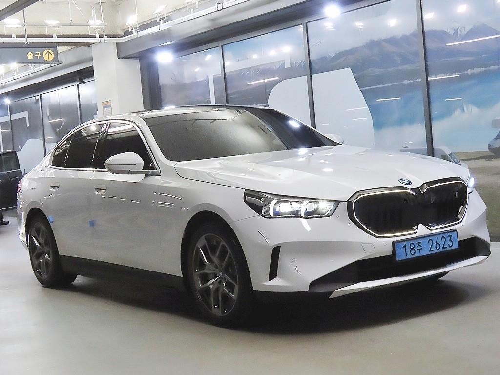 BMW i5 eDrive 40 기본형 이미지 1