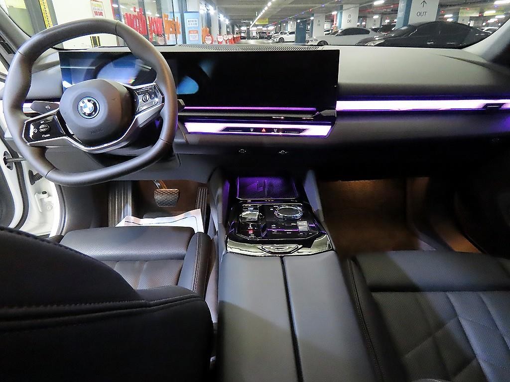 BMW i5 eDrive 40 기본형 이미지 10