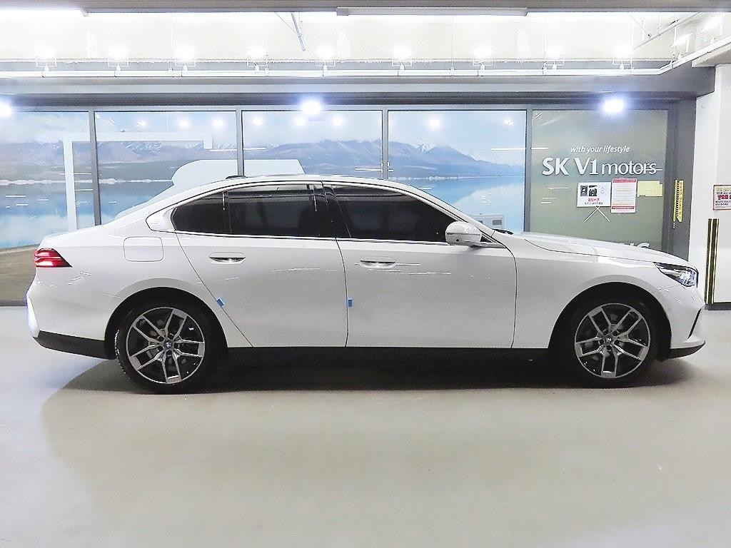 BMW i5 eDrive 40 기본형 이미지 3