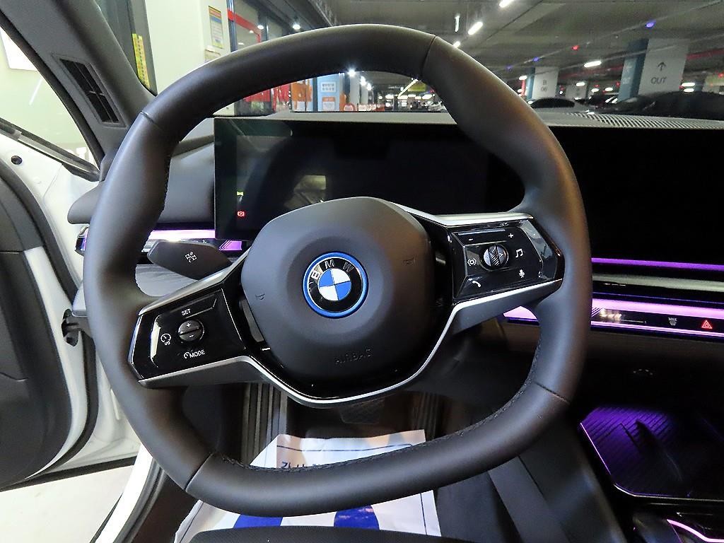 BMW i5 eDrive 40 기본형 이미지 8