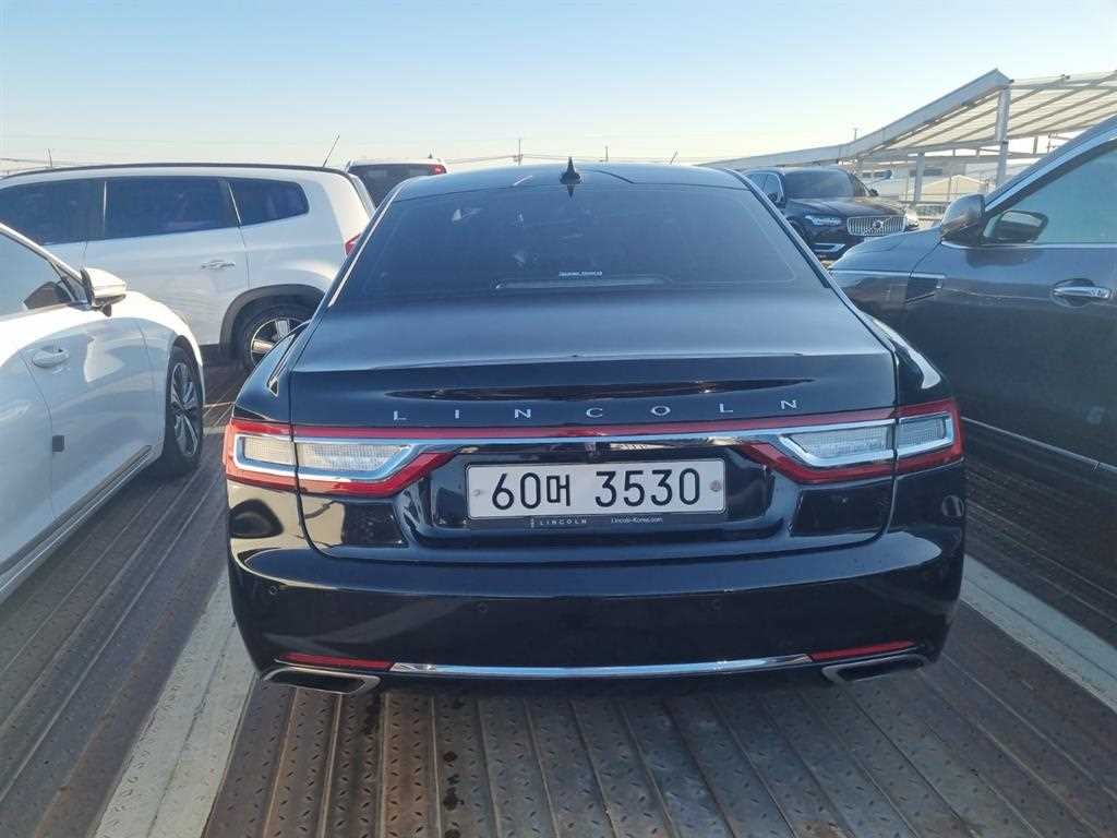 링컨 컨티넨탈 컨티넨탈 10세대 3.0 AWD 이미지 3