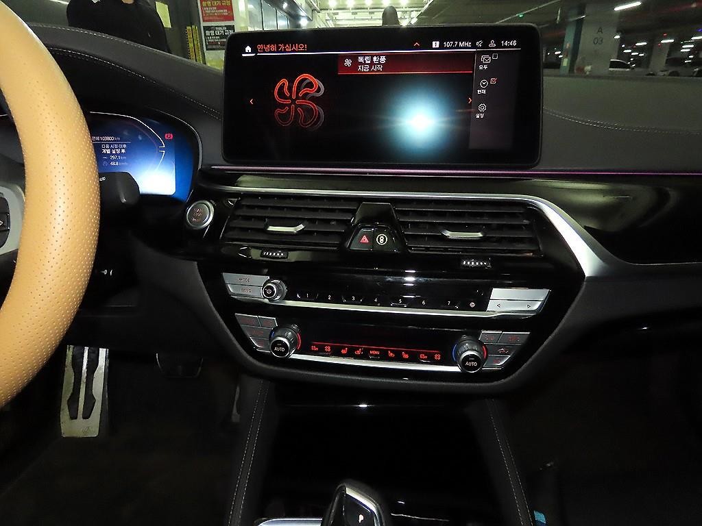 BMW 5시리즈 5시리즈 (G30) 523d M 스포츠 이미지 11