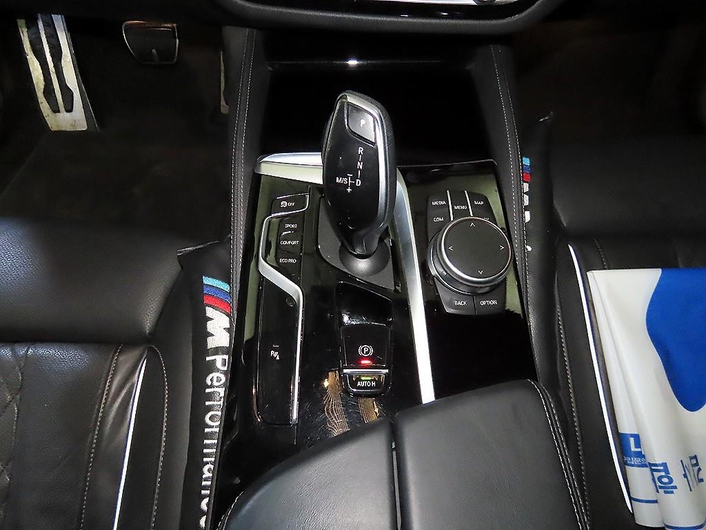 BMW 5시리즈 5시리즈 (G30) 523d M 스포츠 이미지 12