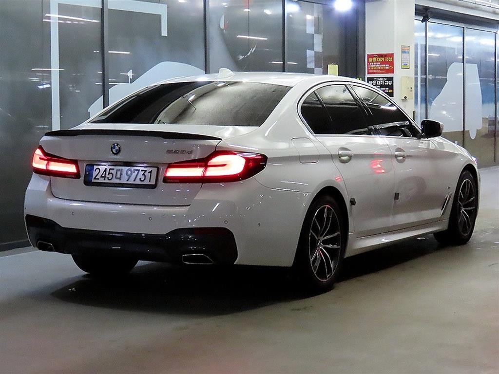 BMW 5시리즈 5시리즈 (G30) 523d M 스포츠 이미지 4