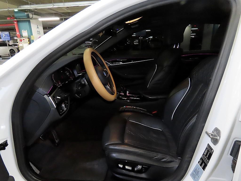 BMW 5시리즈 5시리즈 (G30) 523d M 스포츠 이미지 6