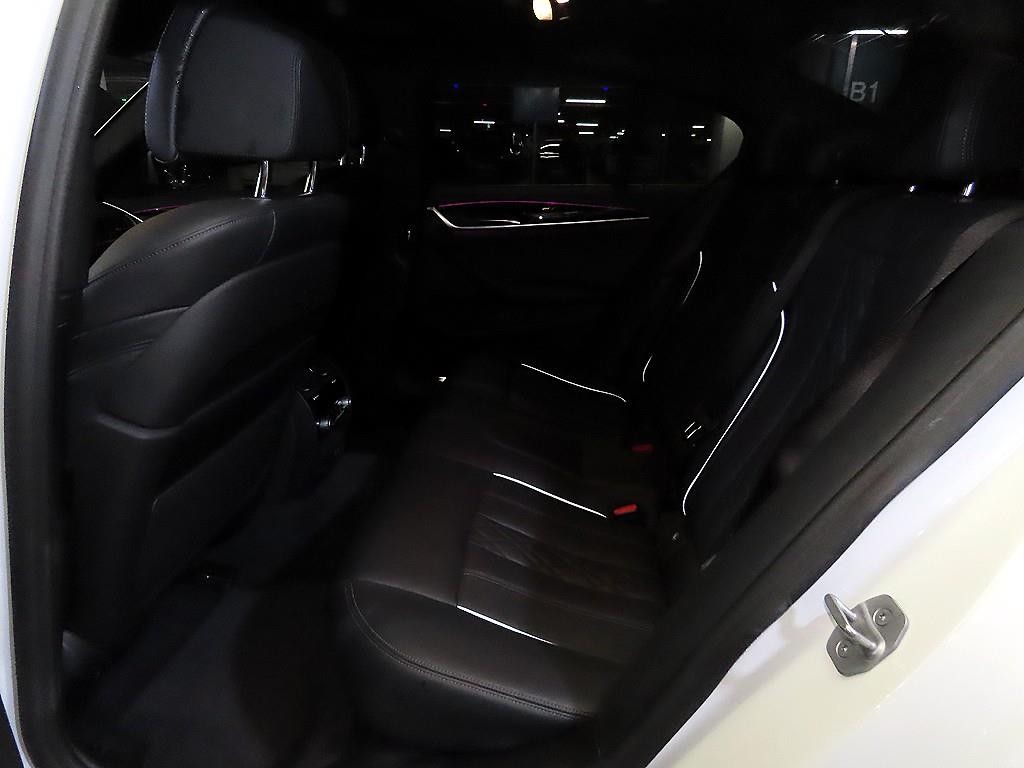 BMW 5시리즈 5시리즈 (G30) 523d M 스포츠 이미지 7