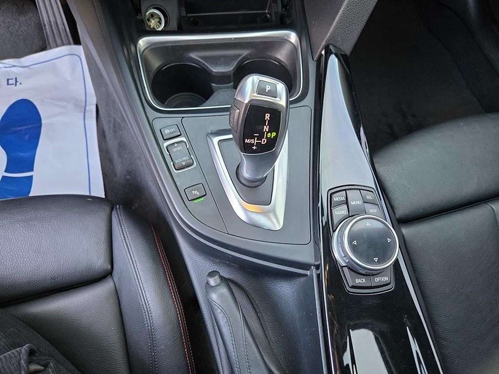 BMW 4시리즈 4시리즈 (F32) 420d xDRIVE 그란쿠페 스포츠 이미지 11