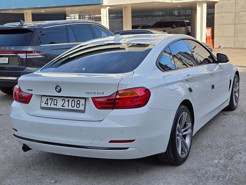 BMW 4시리즈 4시리즈 (F32) 420d xDRIVE 그란쿠페 스포츠 이미지 3