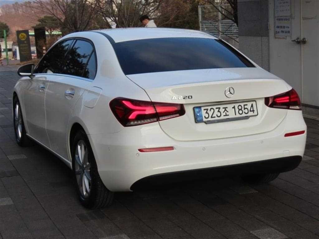벤츠 A 클래스 A클래스 W177 A220 해치백 이미지 4