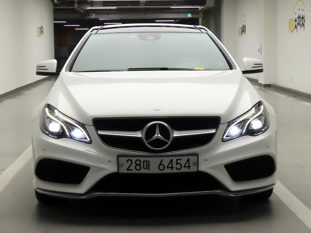 벤츠 E 클래스 E-클래스 W212 E200 쿠페 이미지 1