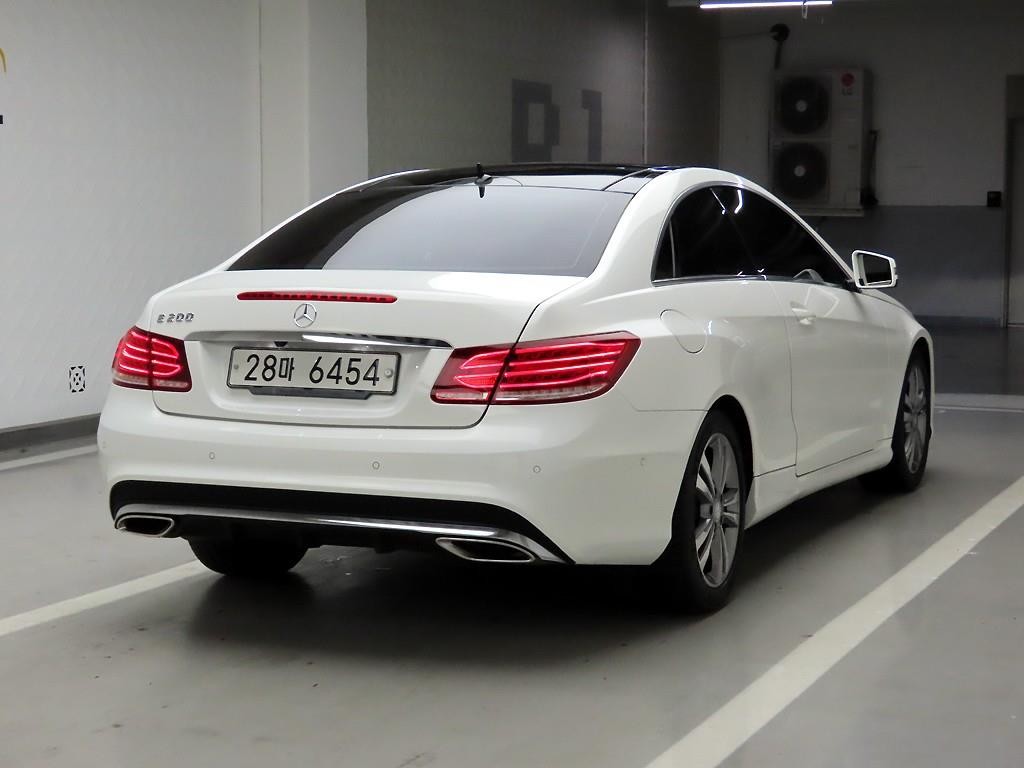 벤츠 E 클래스 E-클래스 W212 E200 쿠페 이미지 4