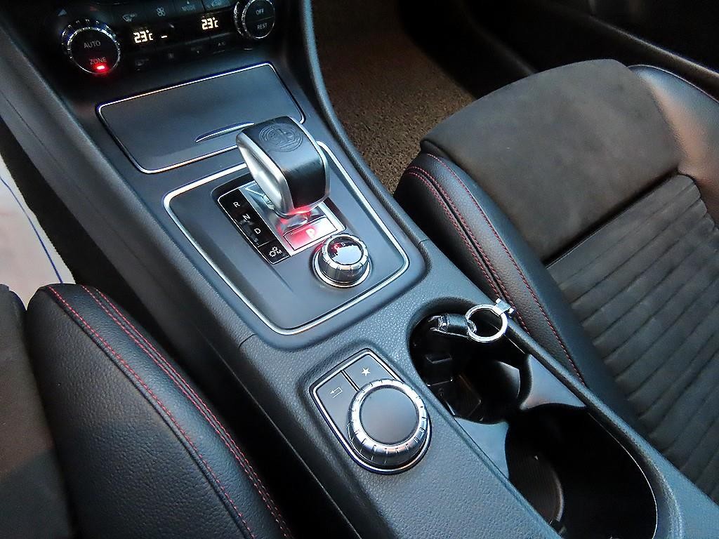 벤츠 GLA 클래스 GLA클래스 X156 GLA45 AMG 4MATIC 이미지 10