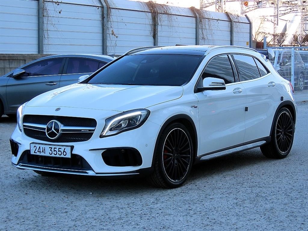 벤츠 GLA 클래스 GLA클래스 X156 GLA45 AMG 4MATIC 이미지 2