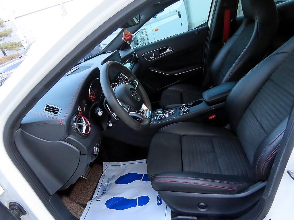 벤츠 GLA 클래스 GLA클래스 X156 GLA45 AMG 4MATIC 이미지 5