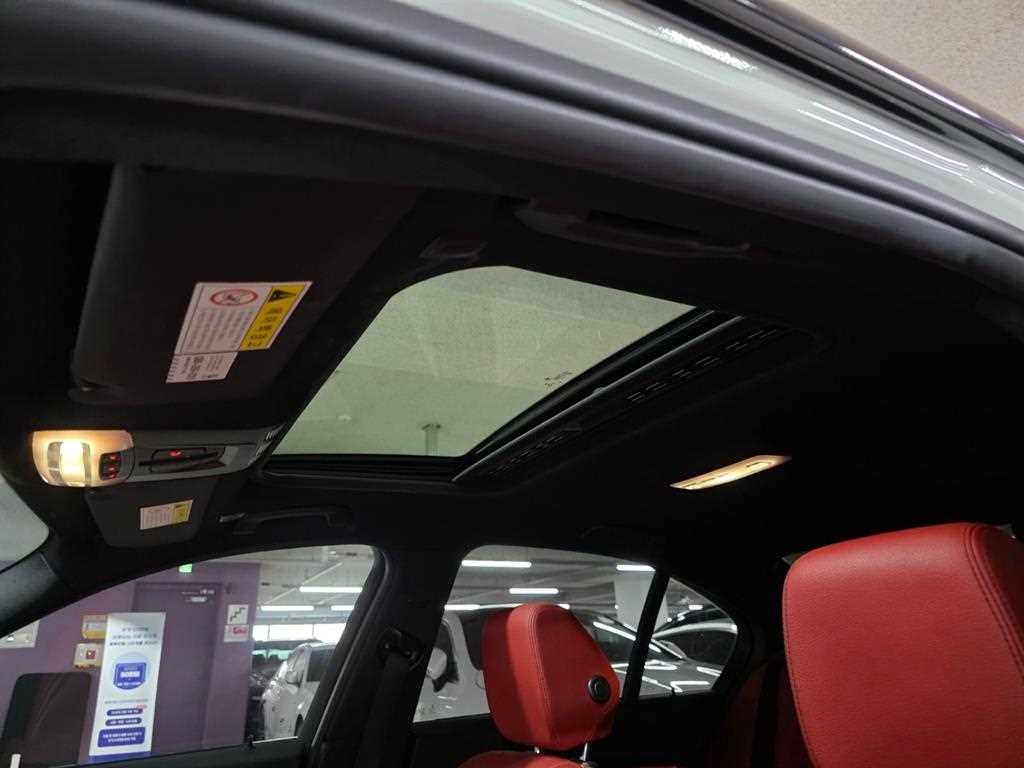 BMW 3시리즈 3시리즈 (F30) 330i M 스포츠 이미지 14
