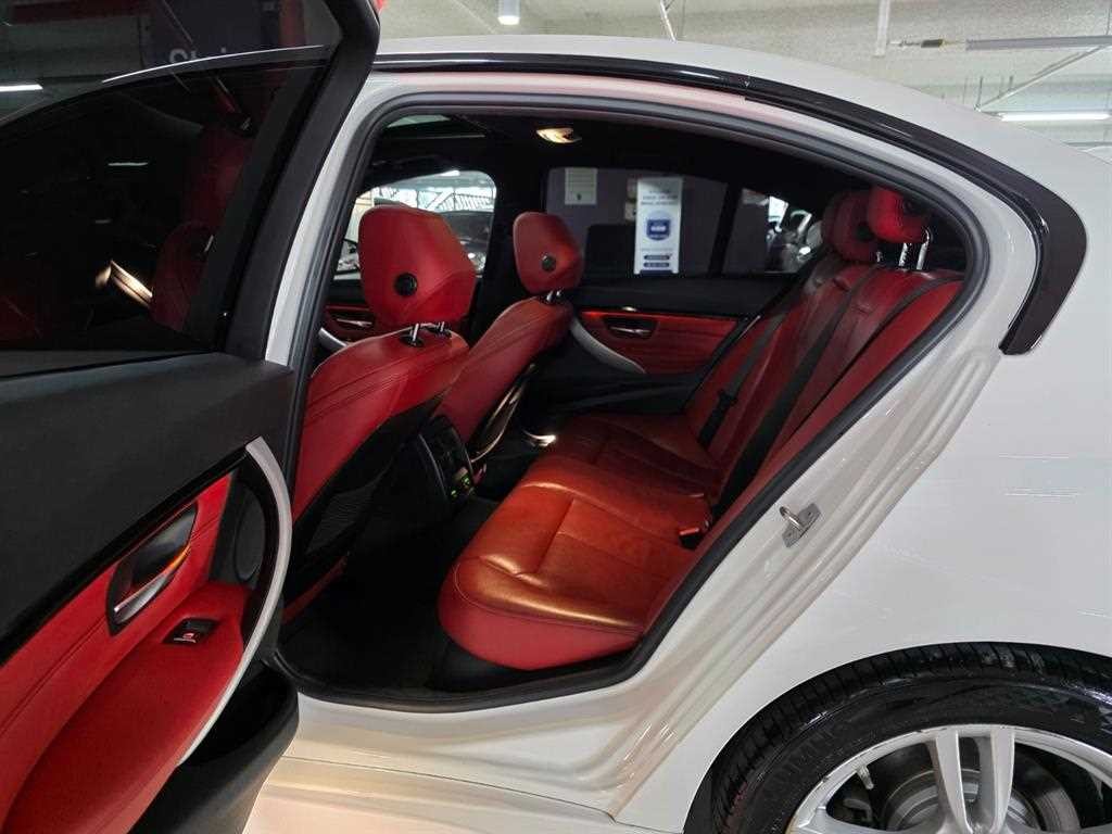 BMW 3시리즈 3시리즈 (F30) 330i M 스포츠 이미지 16