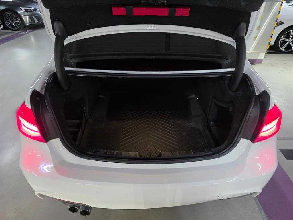 BMW 3시리즈 3시리즈 (F30) 330i M 스포츠 이미지 17