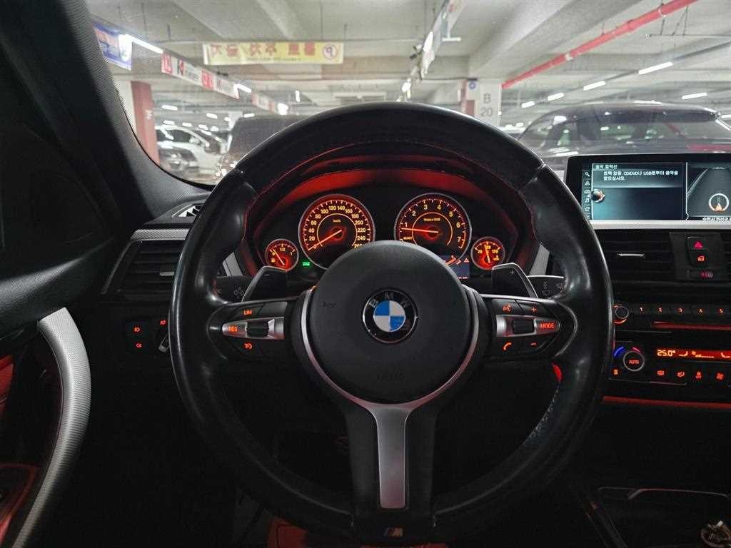 BMW 3시리즈 3시리즈 (F30) 330i M 스포츠 이미지 7