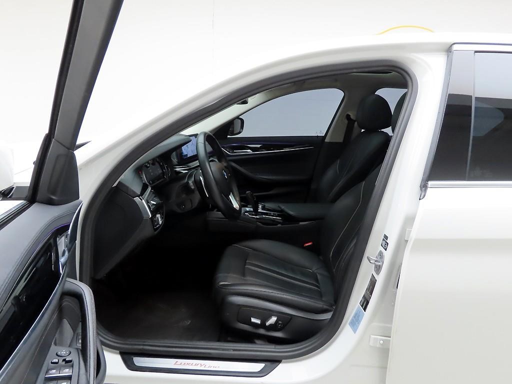 BMW 5시리즈 5시리즈 (G30) 520d 럭셔리 스페셜 에디션 이미지 12