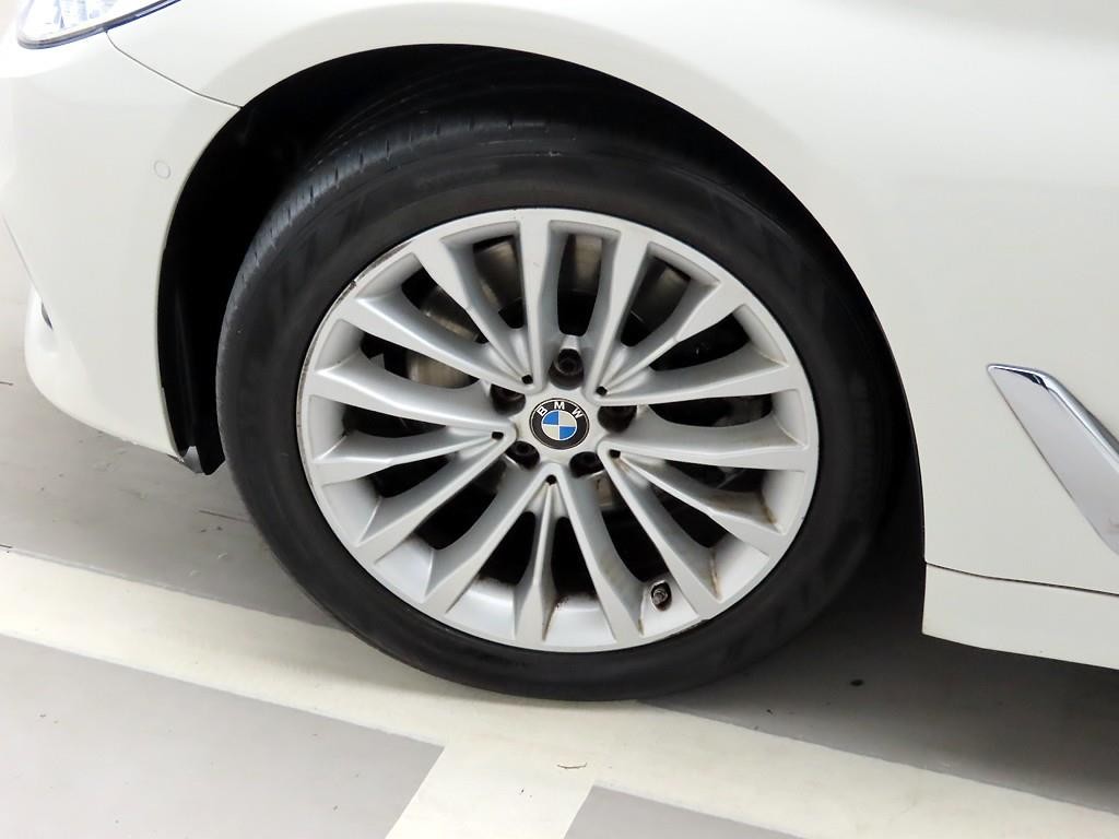 BMW 5시리즈 5시리즈 (G30) 520d 럭셔리 스페셜 에디션 이미지 19