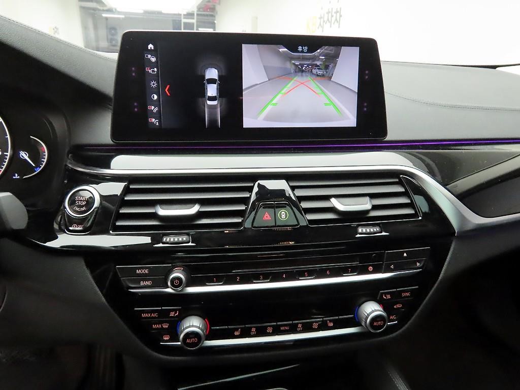 BMW 5시리즈 5시리즈 (G30) 520d 럭셔리 스페셜 에디션 이미지 9