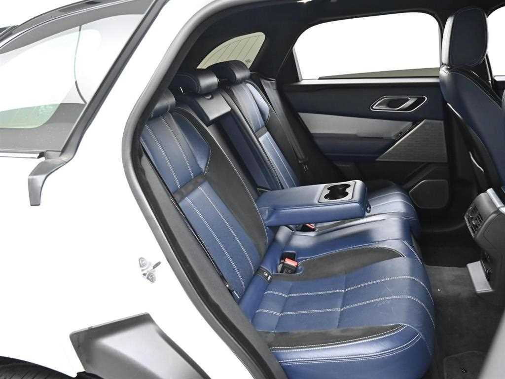랜드로버 레인지로버 벨라 2.0 D240 R-다이나믹 SE 이미지 12