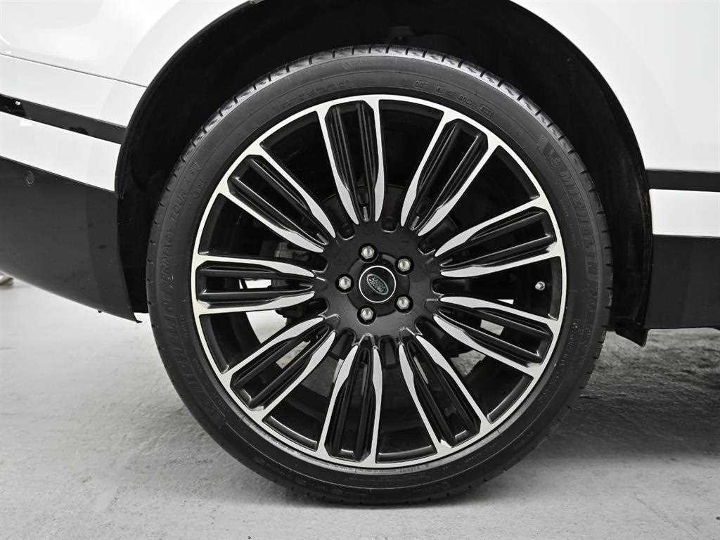 랜드로버 레인지로버 벨라 2.0 D240 R-다이나믹 SE 이미지 5