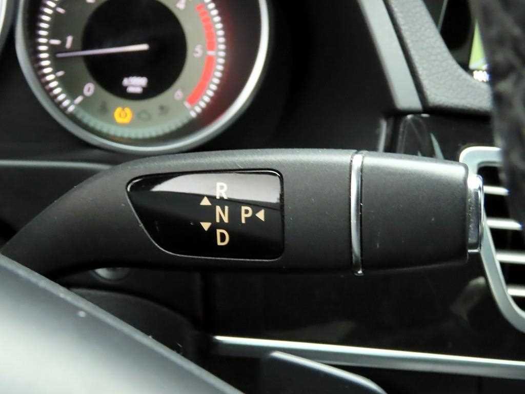 벤츠 E 클래스 E-클래스 W212 E250 블루텍 4MATIC 아방가르드 이미지 10