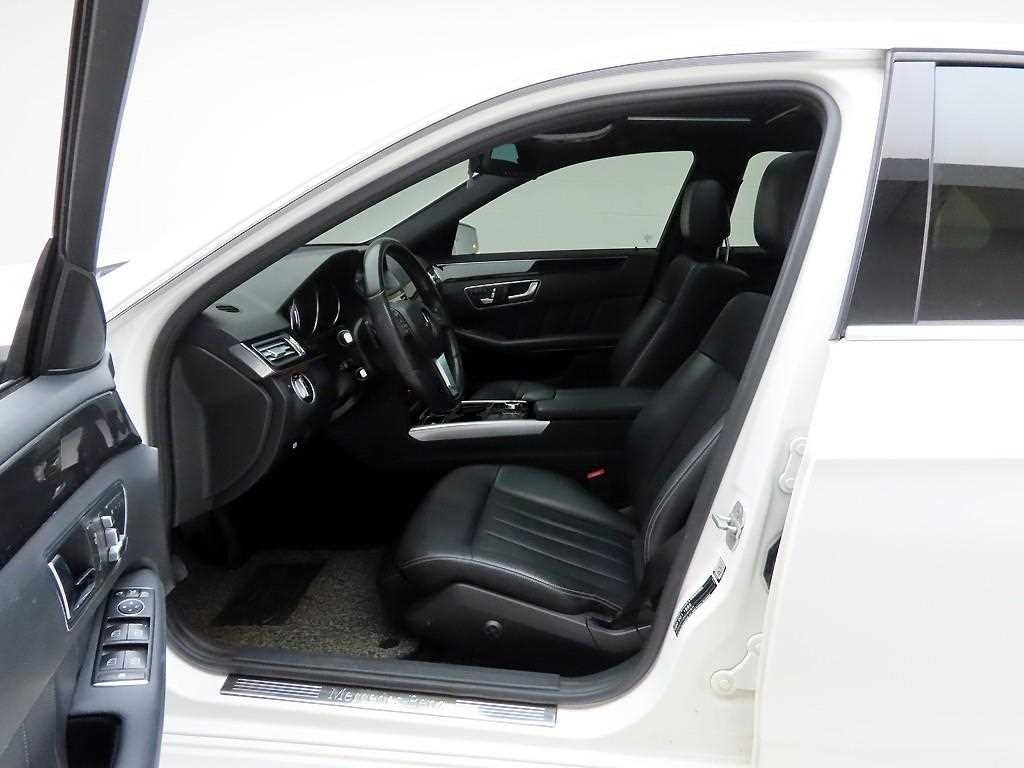 벤츠 E 클래스 E-클래스 W212 E250 블루텍 4MATIC 아방가르드 이미지 12