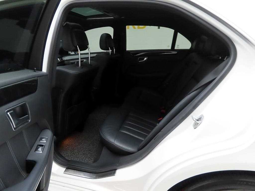 벤츠 E 클래스 E-클래스 W212 E250 블루텍 4MATIC 아방가르드 이미지 13