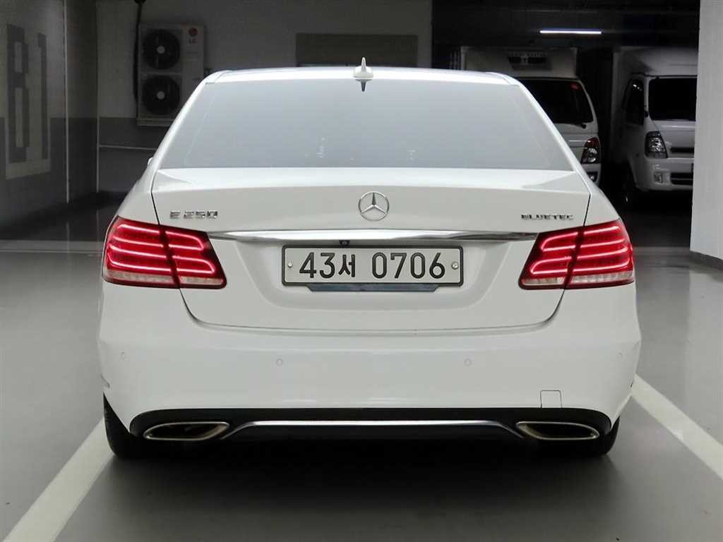 벤츠 E 클래스 E-클래스 W212 E250 블루텍 4MATIC 아방가르드 이미지 3
