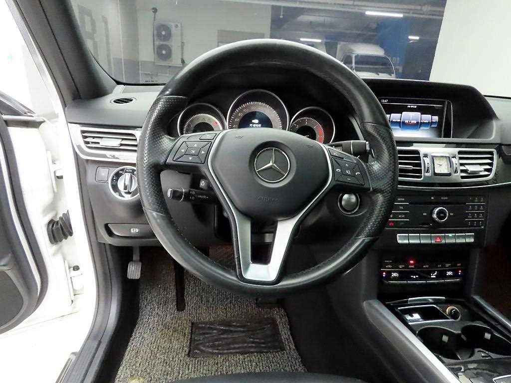 벤츠 E 클래스 E-클래스 W212 E250 블루텍 4MATIC 아방가르드 이미지 7