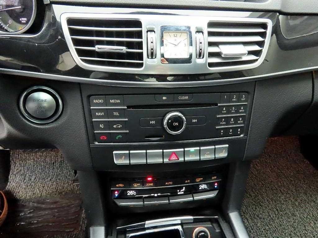 벤츠 E 클래스 E-클래스 W212 E250 블루텍 4MATIC 아방가르드 이미지 9