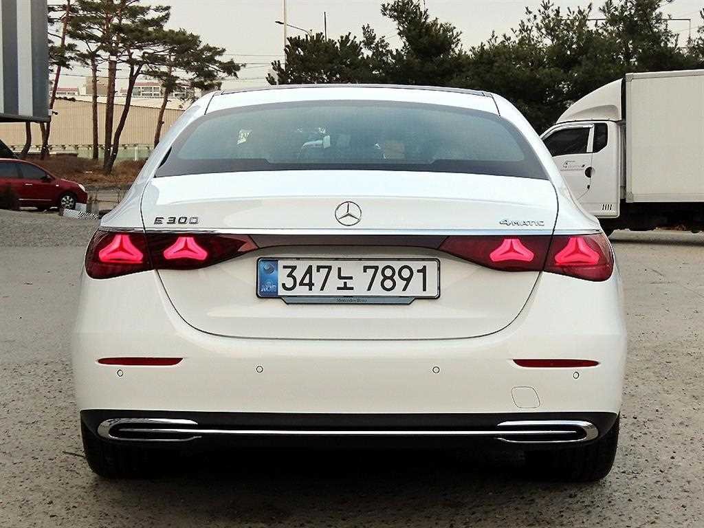 벤츠 E 클래스 E-클래스 W214 E300 4MATIC 익스클루시브 이미지 4