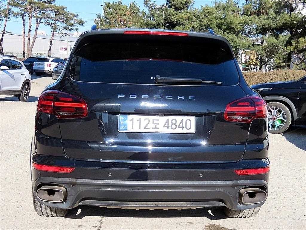 포르쉐 카이엔 뉴 카이엔 3.0 디젤 플래티넘 에디션 이미지 4
